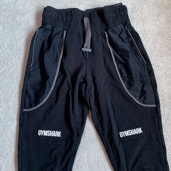 Gymshark Black leggings with Mesh accents. Super comfortable - Picture 2 of 4